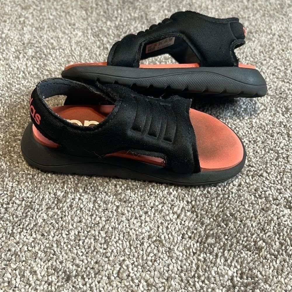 adidas Unisex-Child Comfort Sandal I Slide
size kids 6
